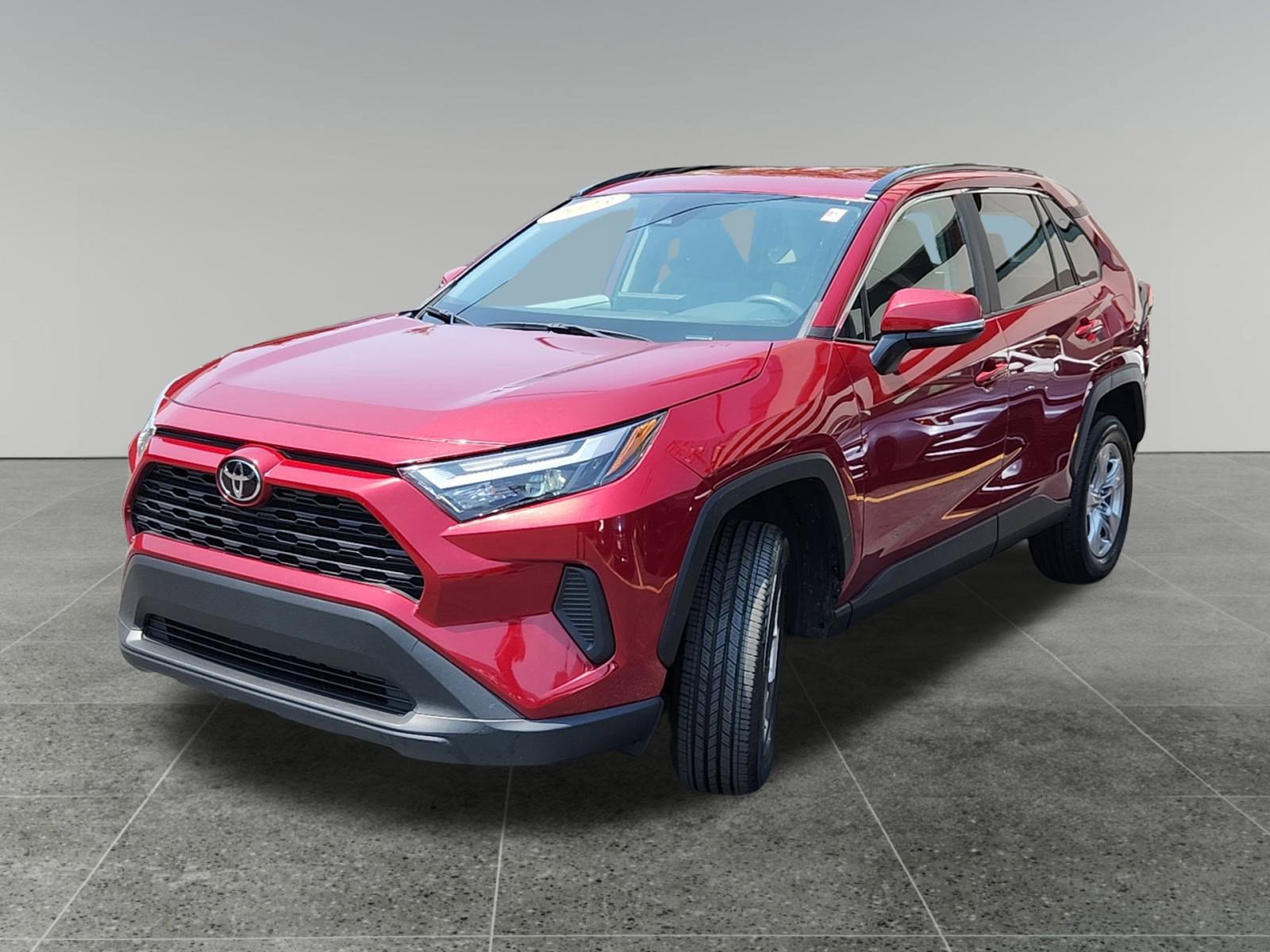 2023 Toyota RAV4 XLE photo 3
