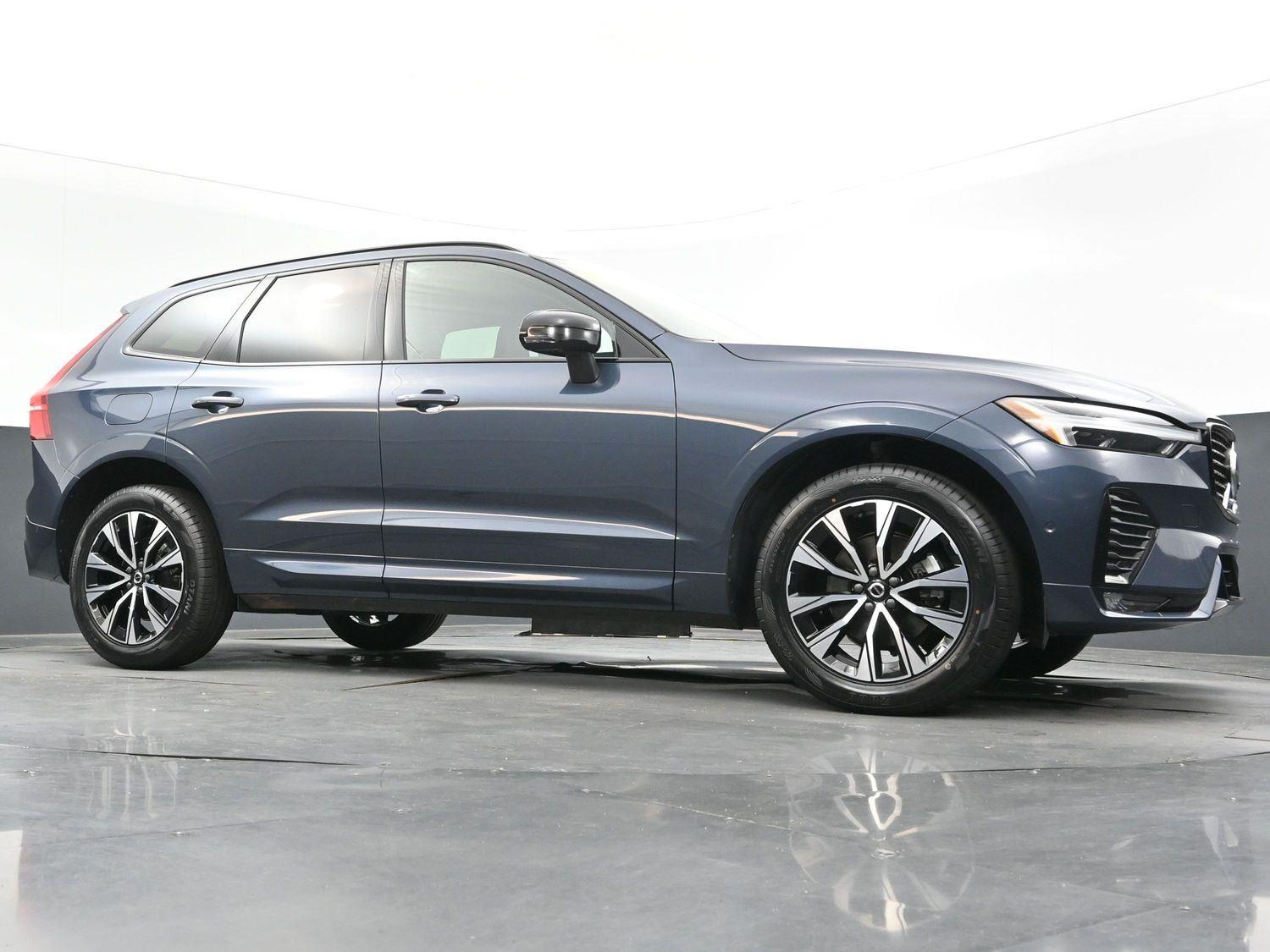 2024 Volvo XC60 Plus photo 39