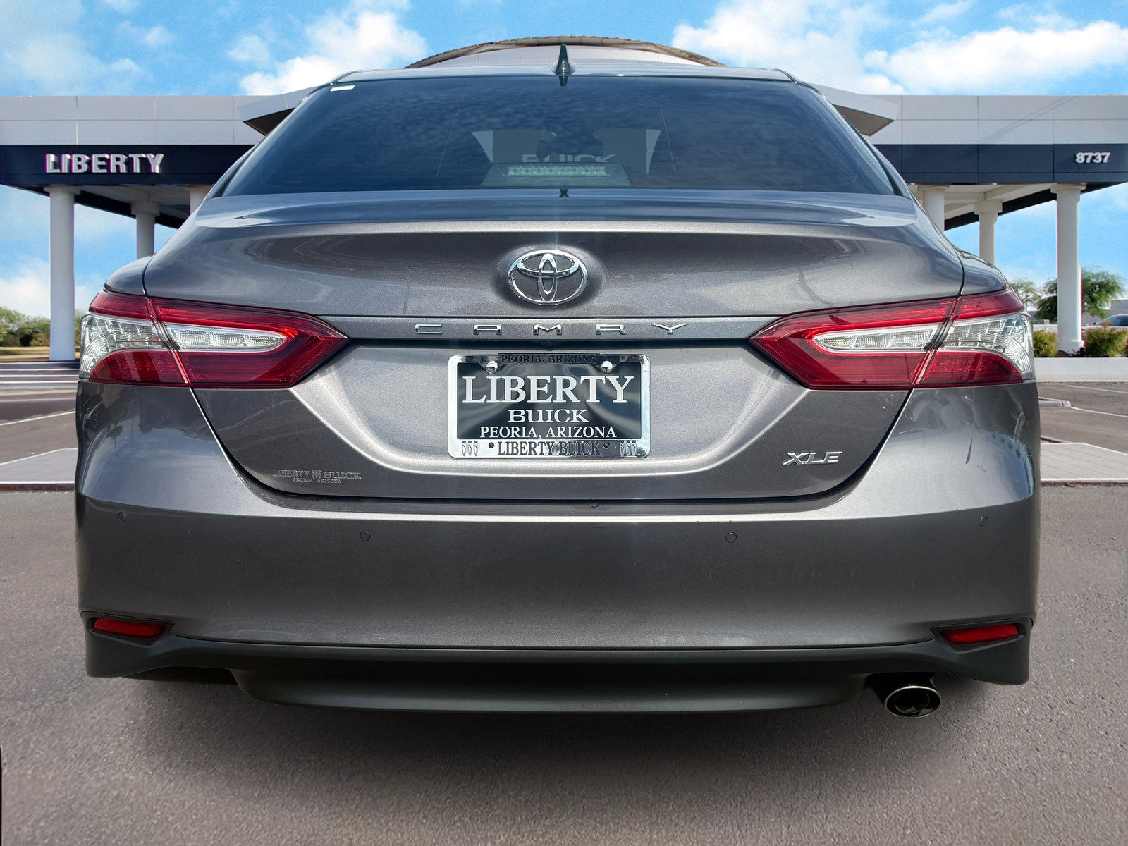 2018 Toyota Camry LE photo 4