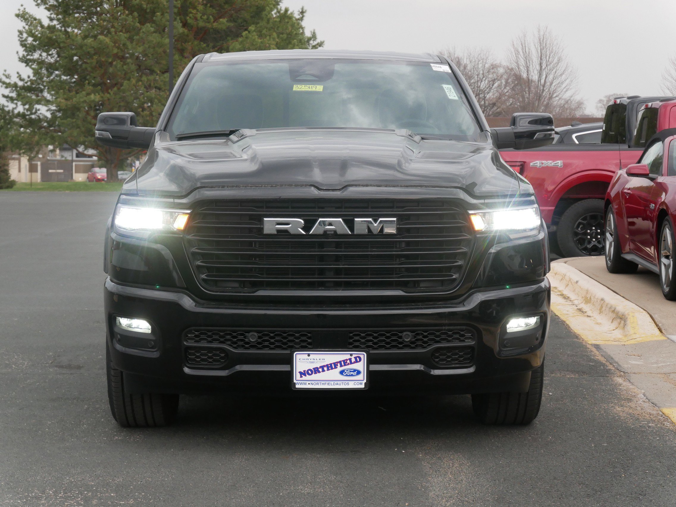 2025 Ram 1500 Laramie photo 3