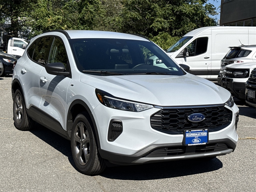 2025 Ford Escape ST-Line's photo