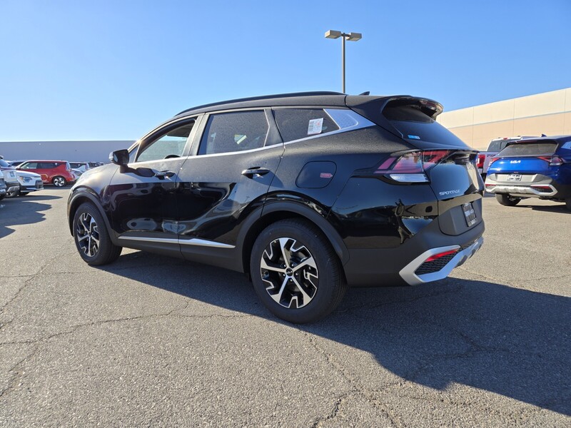 2025 Kia Sportage EX photo 4