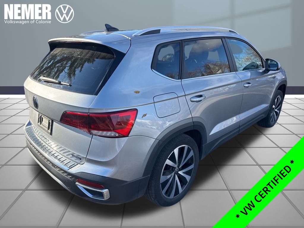 2023 Volkswagen Taos SE photo 4