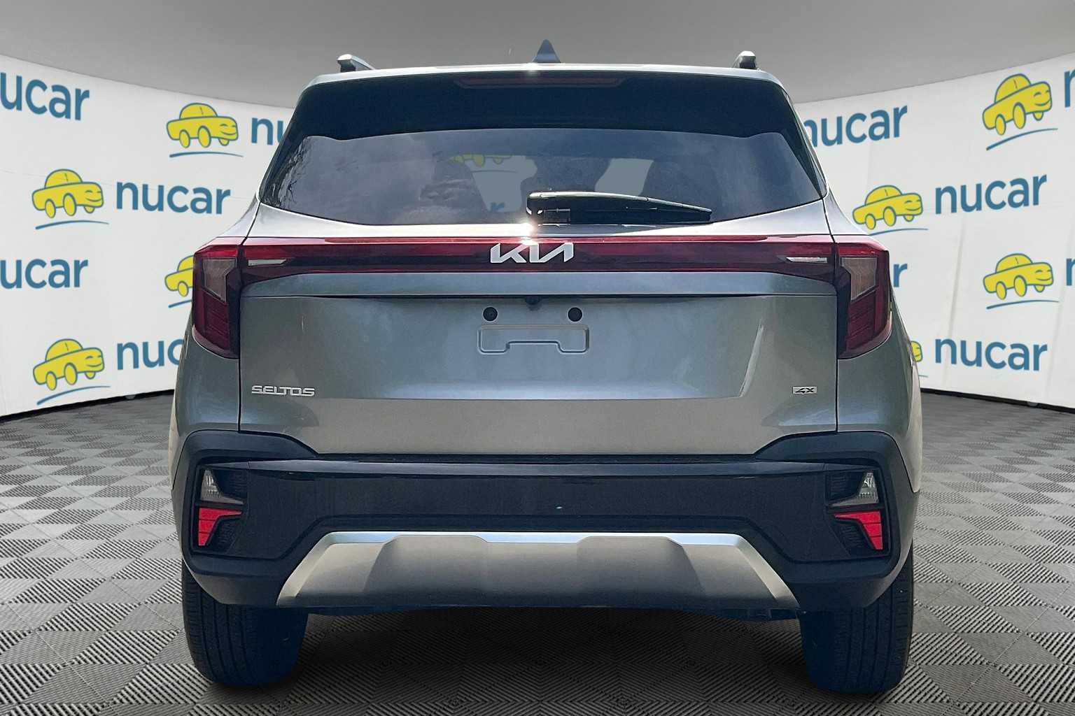 2024 Kia Seltos EX photo 4