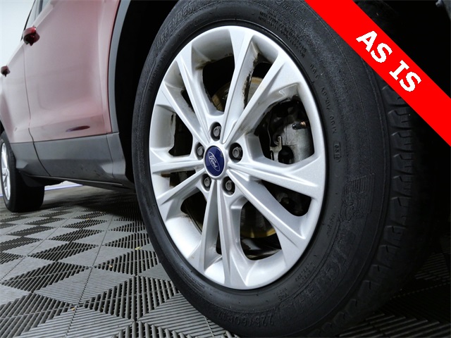 Used 2017 Ford Escape SE with VIN 1FMCU9GD2HUA82344 for sale in Apple Valley, Minnesota