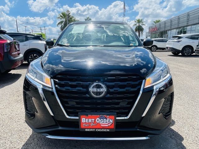 2024 Nissan Kicks S photo 2
