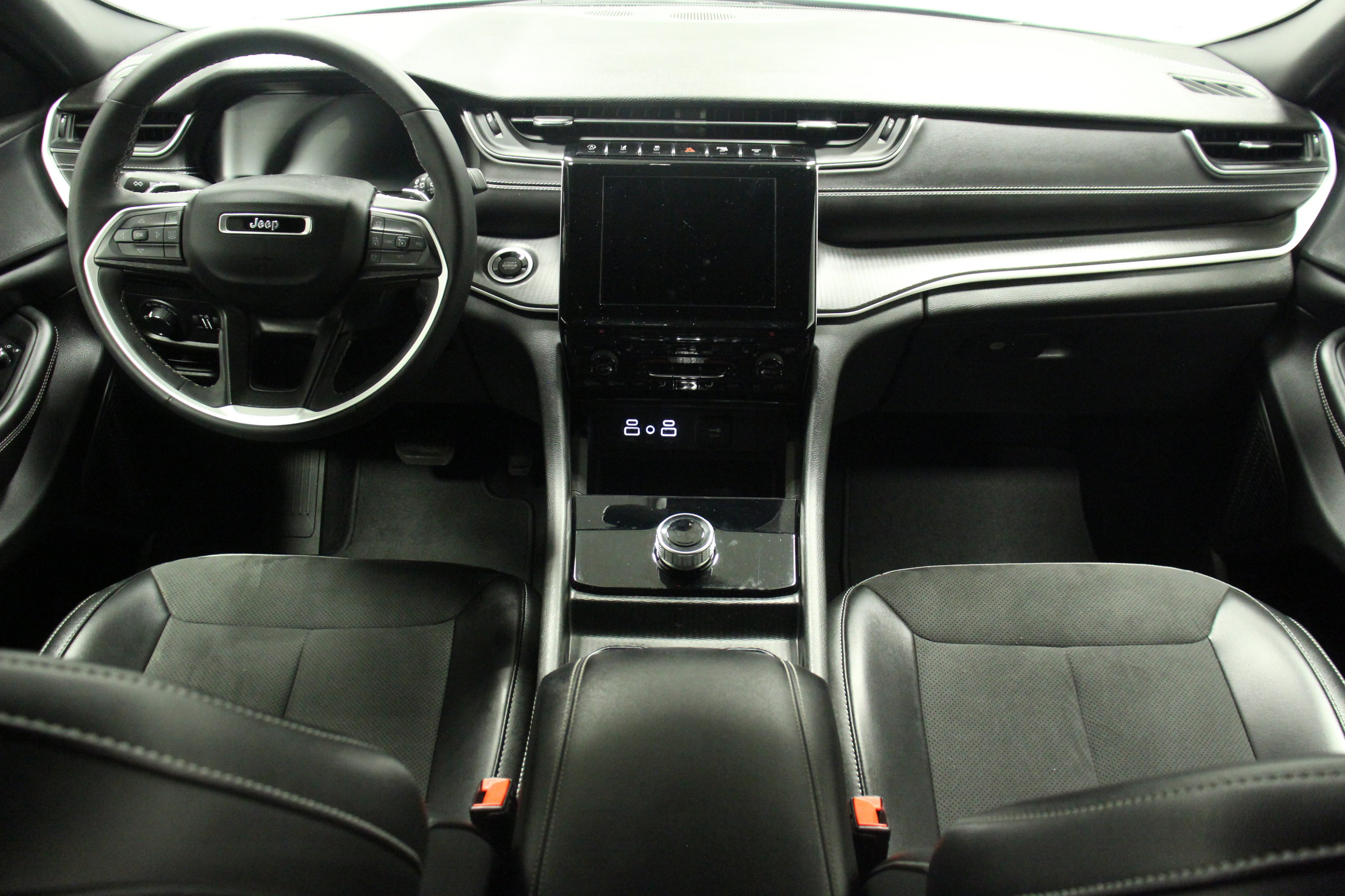 2023 Jeep Grand Cherokee Altitude photo 14