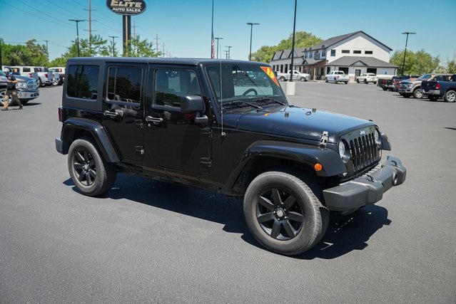 2015 Jeep Wrangler Unlimited Sahara photo 5