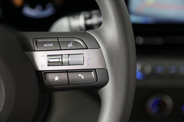 2026 Hyundai Kona SE photo 5