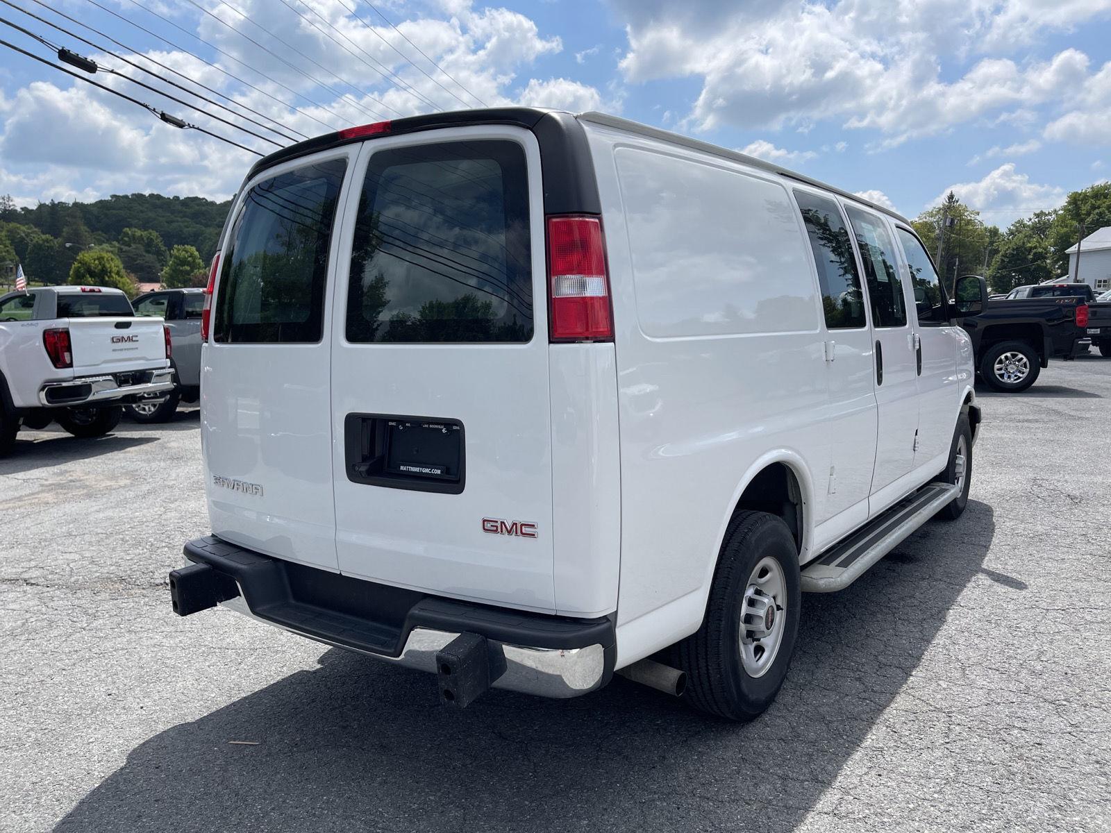 2023 Gmc Savana Cargo 2500 photo 2