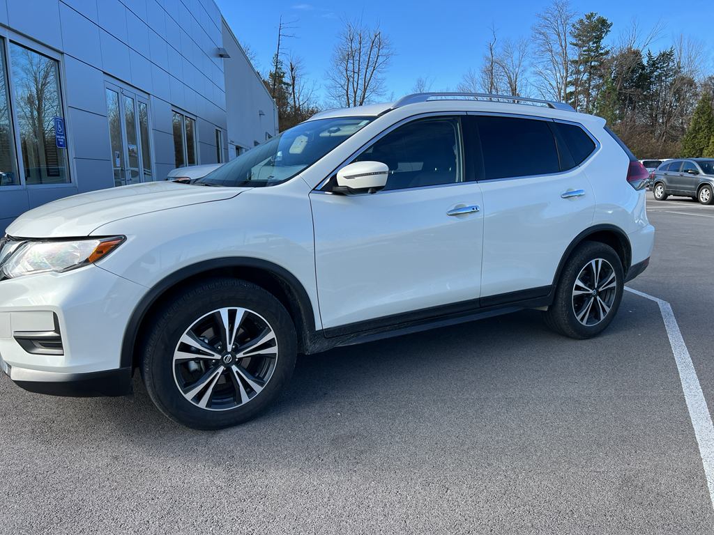 2019 Nissan Rogue SV's photo