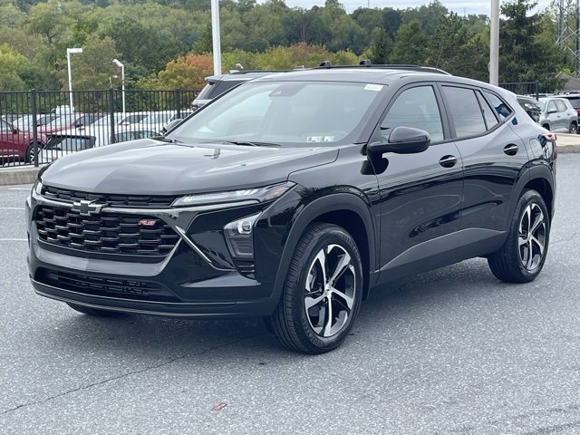 2025 Chevrolet Trax photo 2