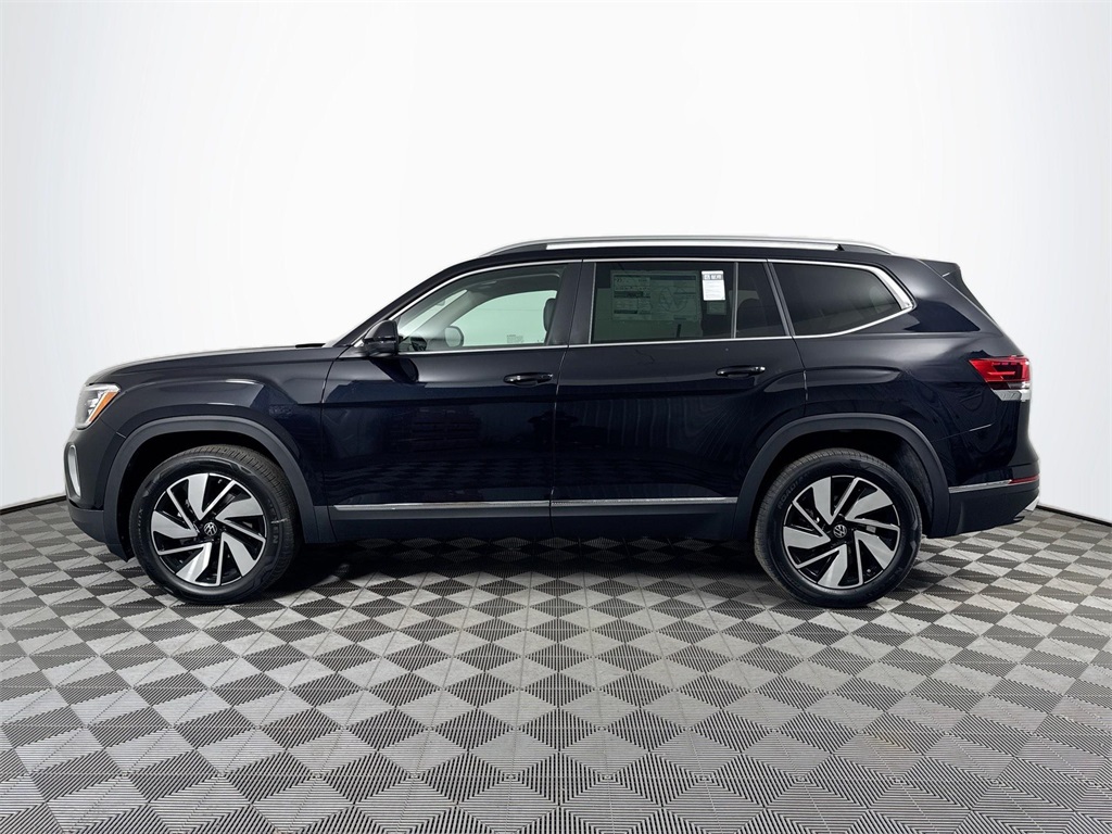 2025 Volkswagen Atlas SEL photo 2