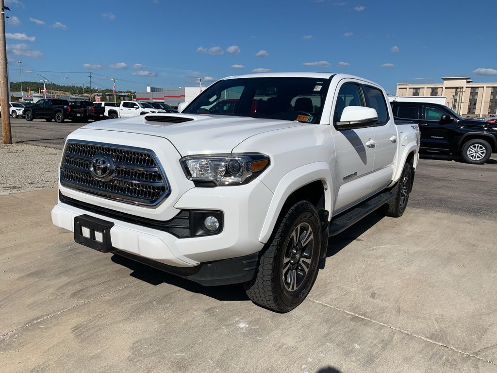 2017 Toyota Tacoma TRD Sport 4x4 Double Cab photo 5