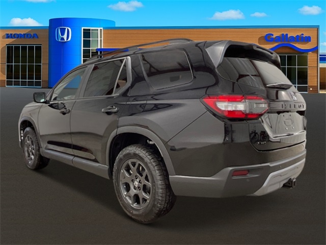 2025 Honda Pilot TrailSport photo 2