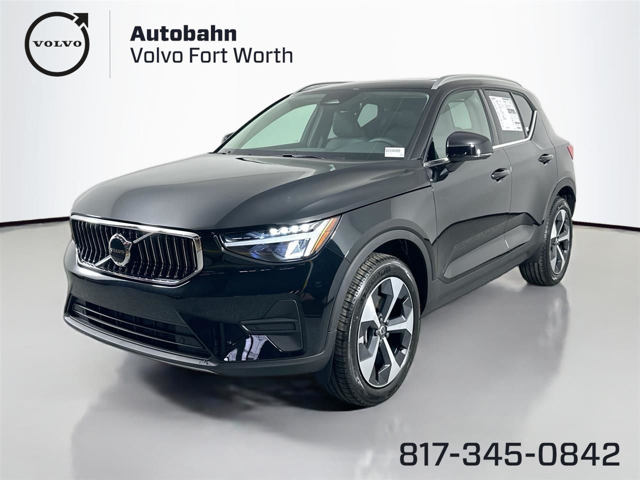 2025 Volvo XC40 Core's photo