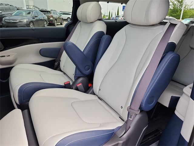 2026 Kia Carnival SX Prestige photo 13