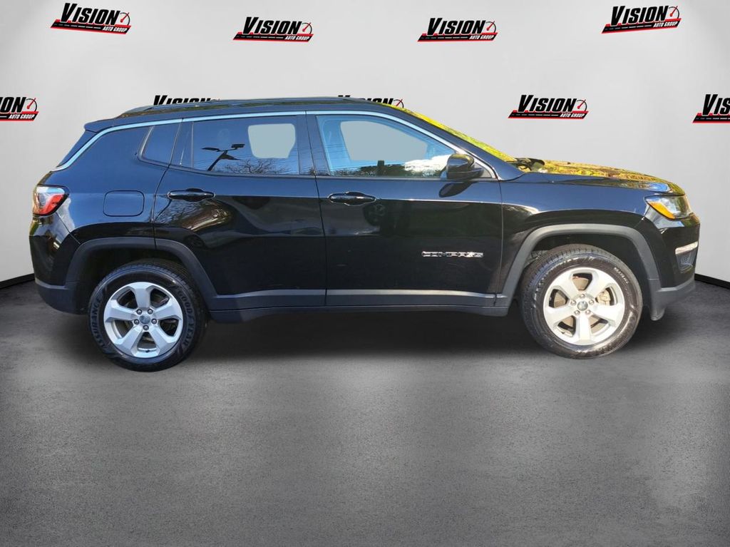 2019 Jeep Compass Latitude photo 4