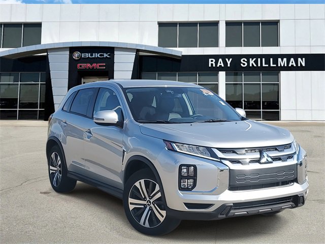 2024 Mitsubishi Outlander Sport SE's photo