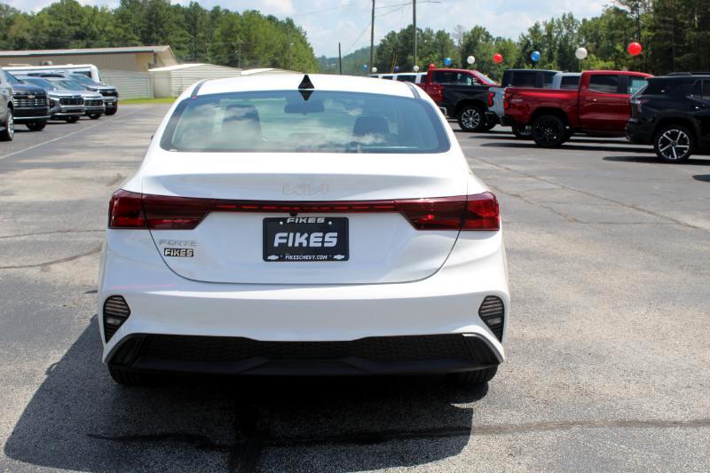 2024 Kia Forte LX photo 7