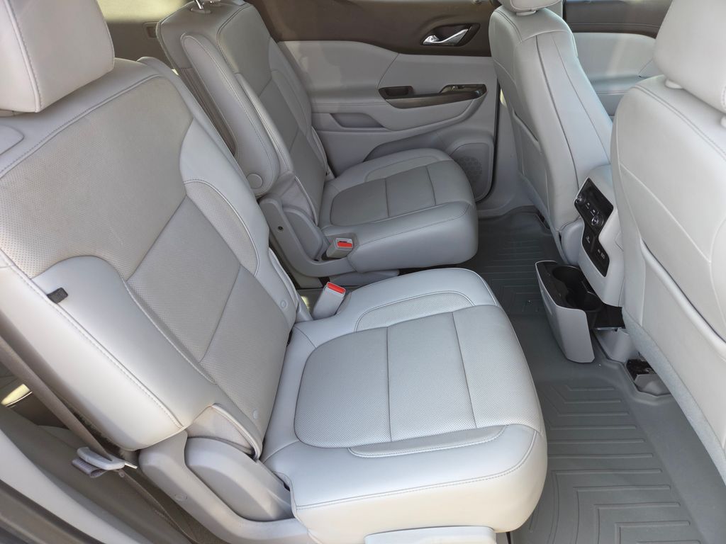 2020 Gmc Acadia SLT photo 16