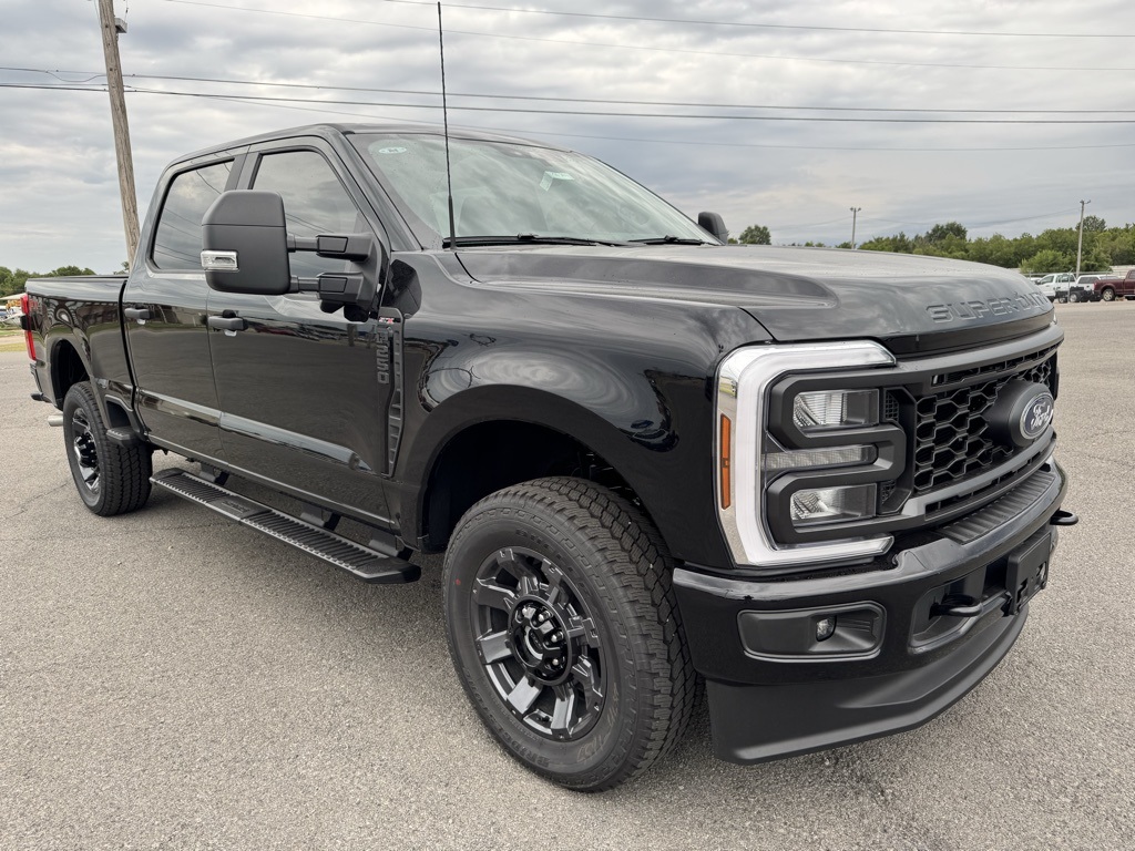 2025 Ford F-250 XL photo 3