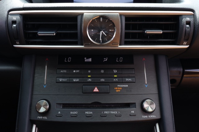 2020 Lexus IS 300 photo 29