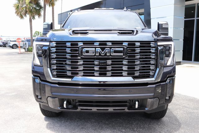 2024 Gmc Sierra 3500 HD Denali Ultimate photo 3
