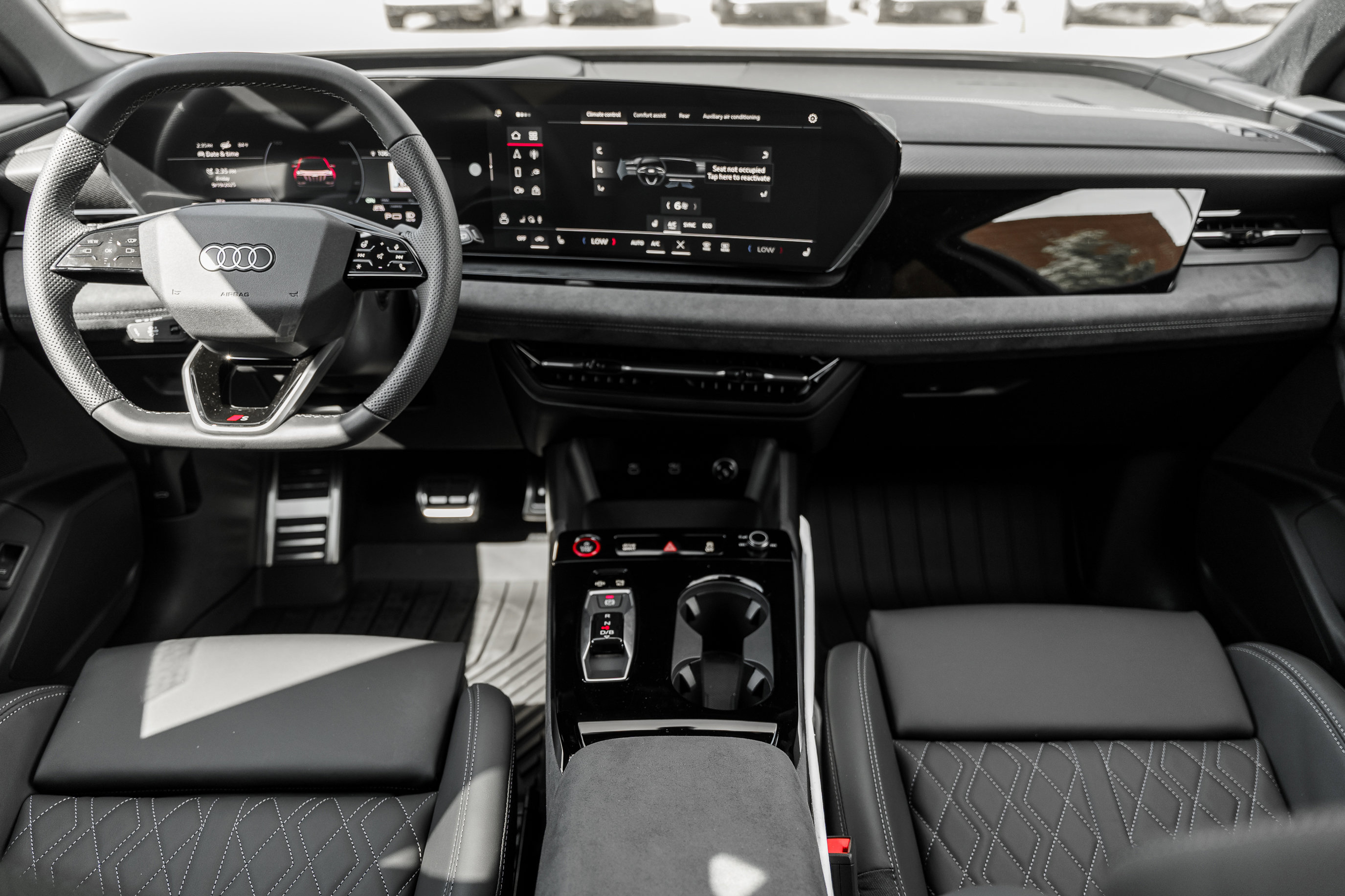 2025 Audi SQ6 photo 8