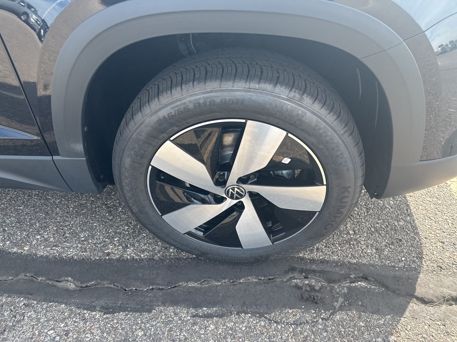 2025 Volkswagen Taos S photo 2