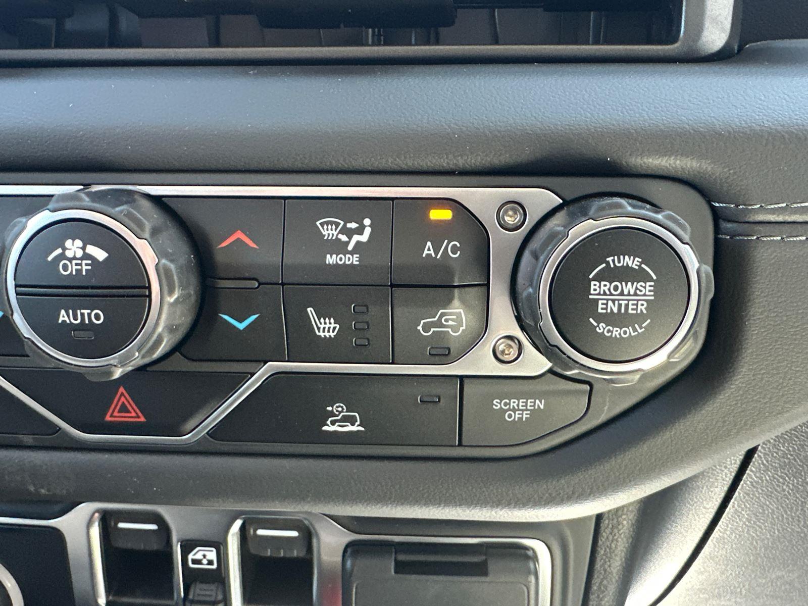 2025 Jeep Wrangler Sahara photo 22