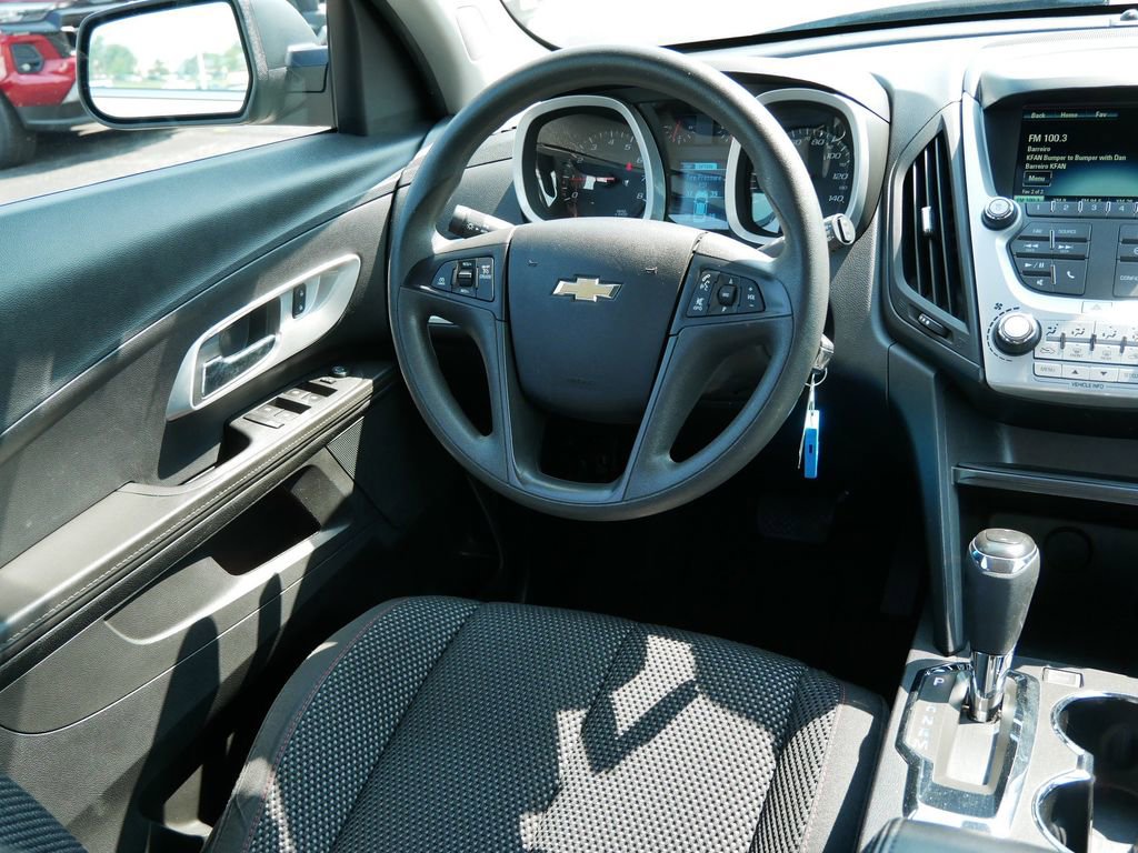 2016 Chevrolet Equinox LS photo 13