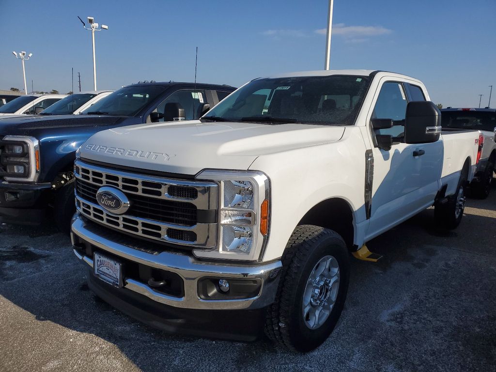 2025 Ford F-250 Super Duty XL's photo