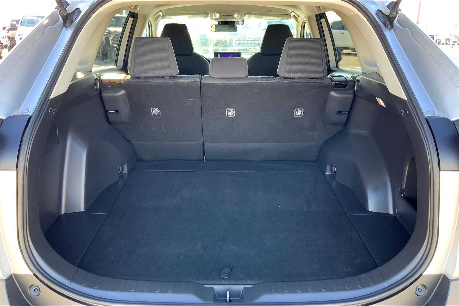 2024 Toyota RAV4 LE photo 30