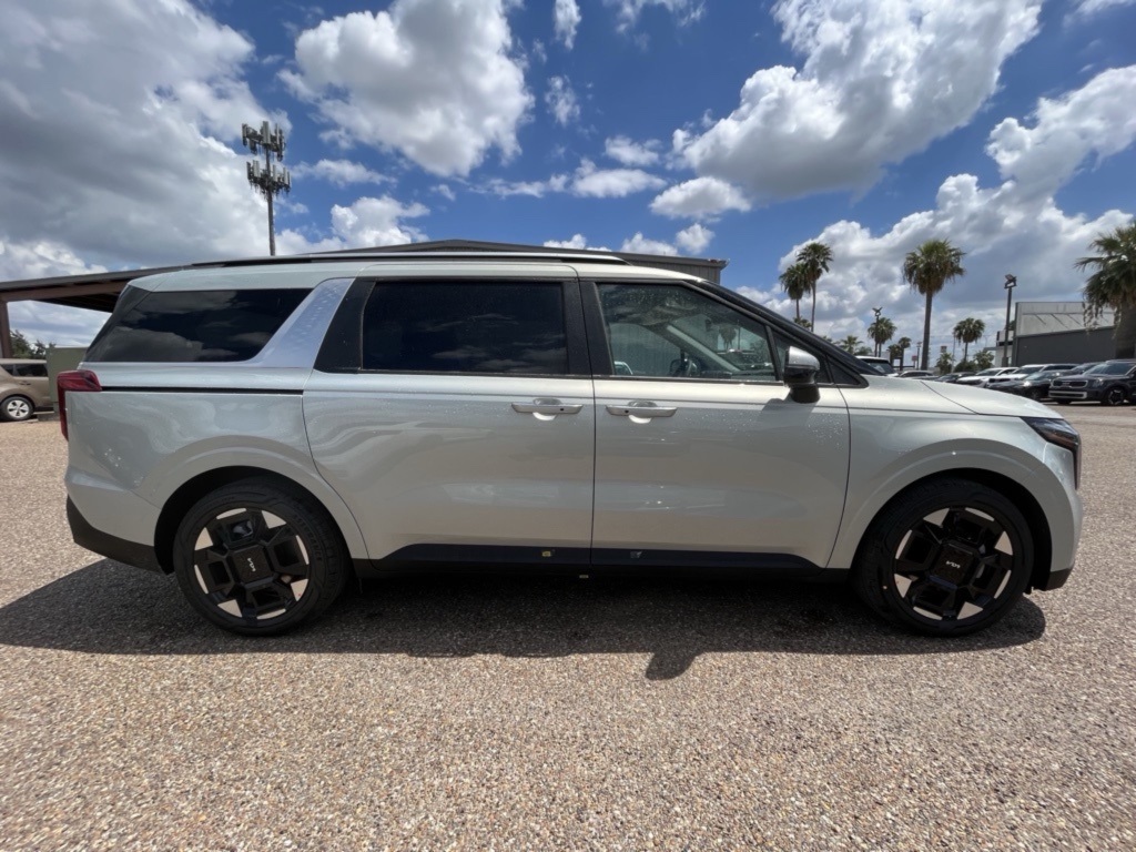 2026 Kia Carnival EX photo 4