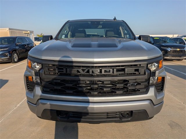 2026 Chevrolet Silverado Custom photo 3
