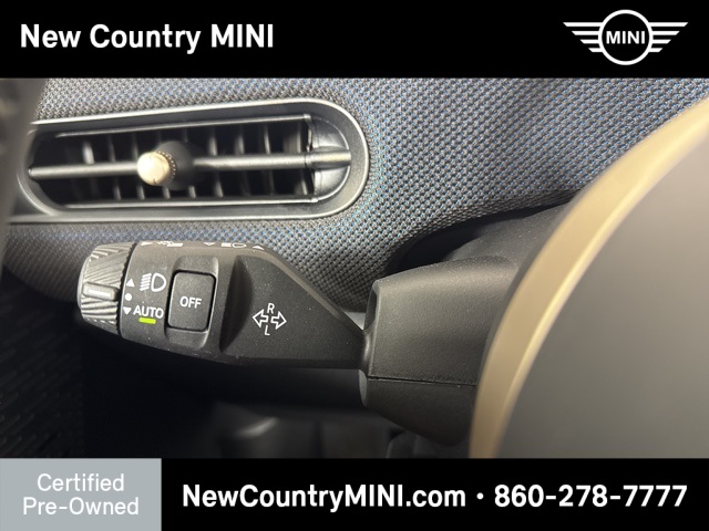 2025 Mini Cooper Signature photo 16