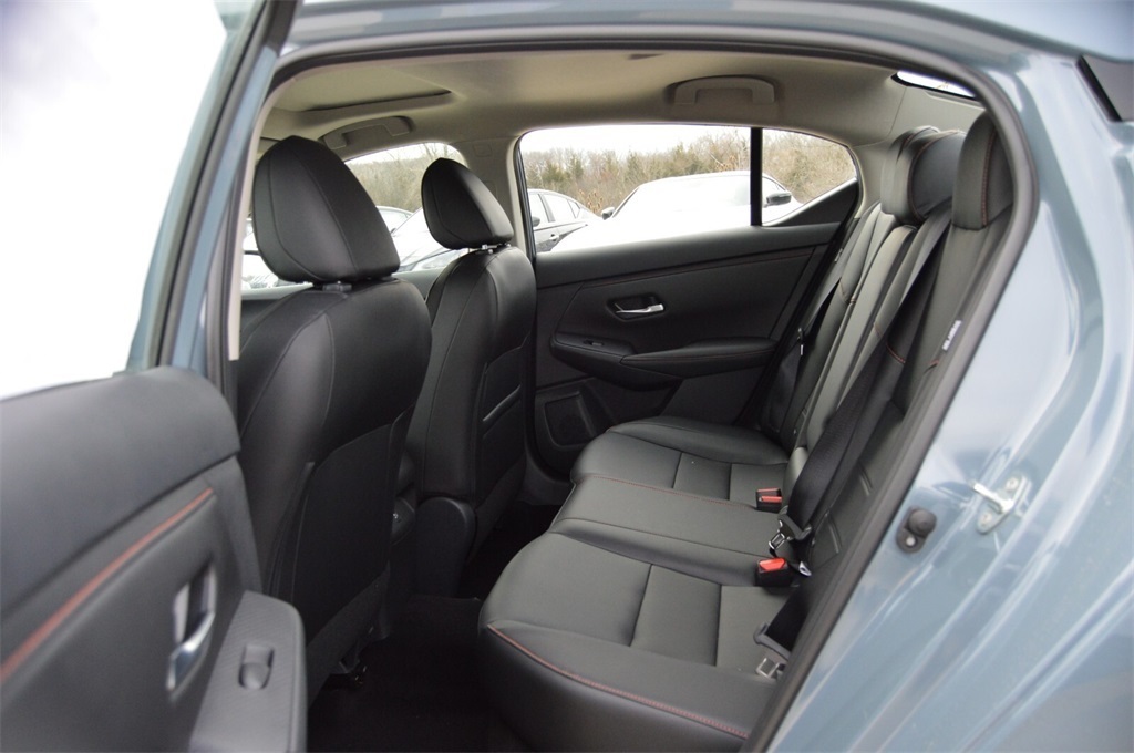 2025 Nissan Sentra SR photo 18