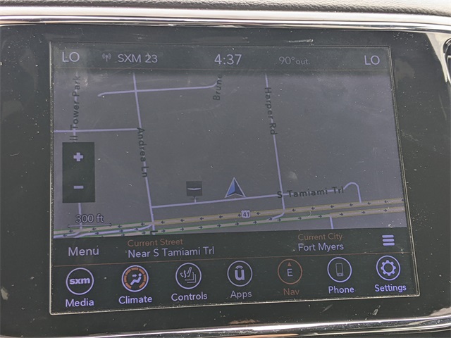 2020 Jeep Grand Cherokee Laredo E photo 2