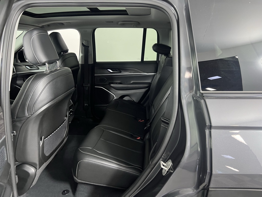 2023 Jeep Cherokee 4xe photo 22