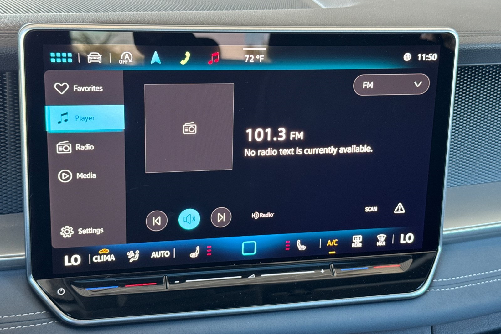 2025 Volkswagen Tiguan SE photo 14
