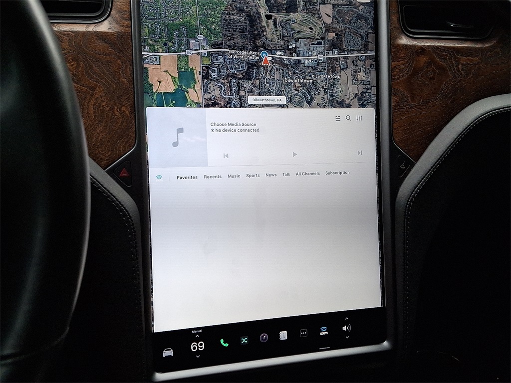 2020 Tesla Model X Long Range photo 16