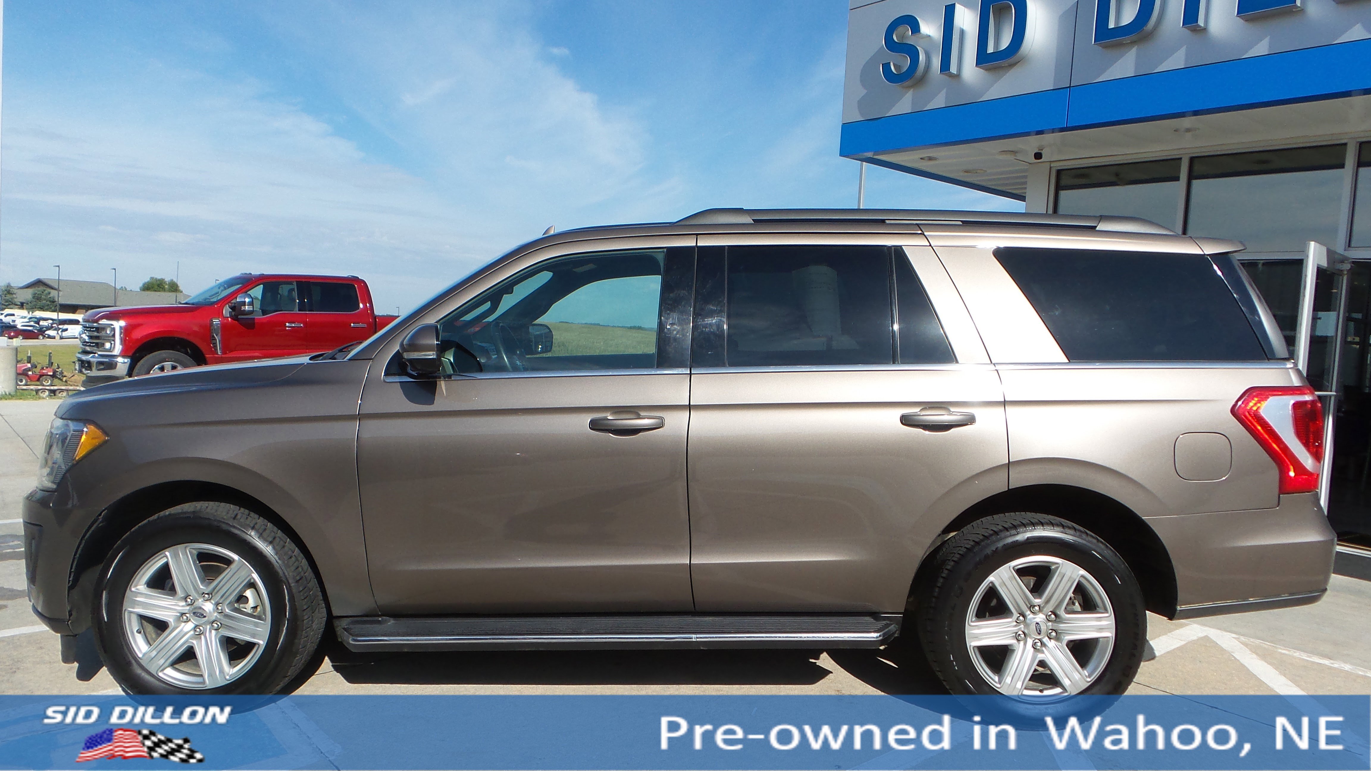 2019 Ford Expedition XLT photo 2