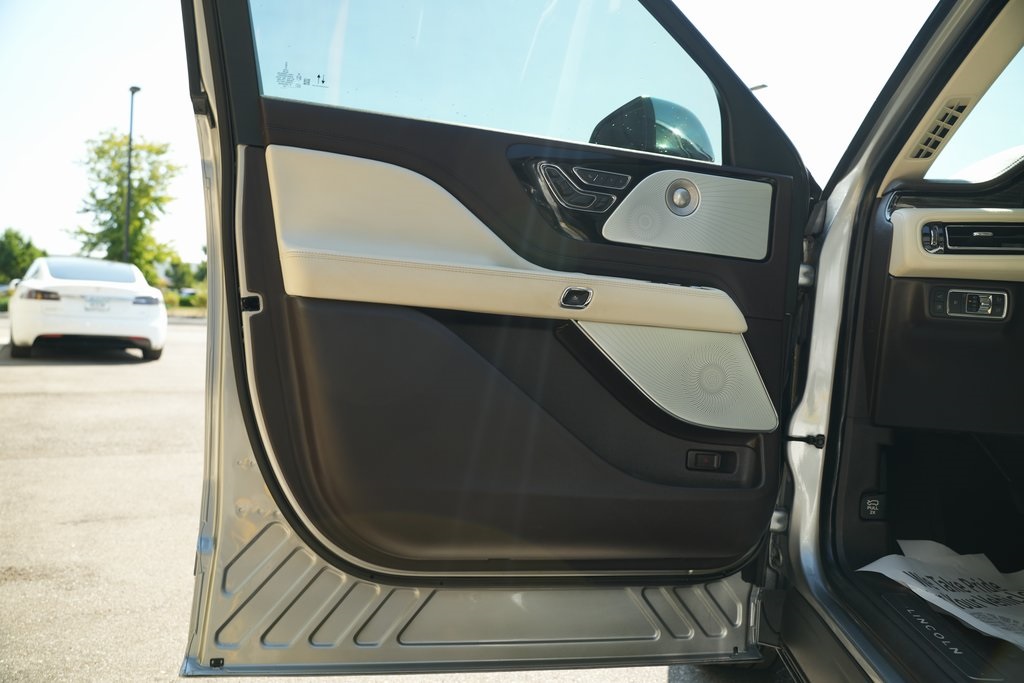 2022 Lincoln Aviator Black Label Grand Touring photo 32