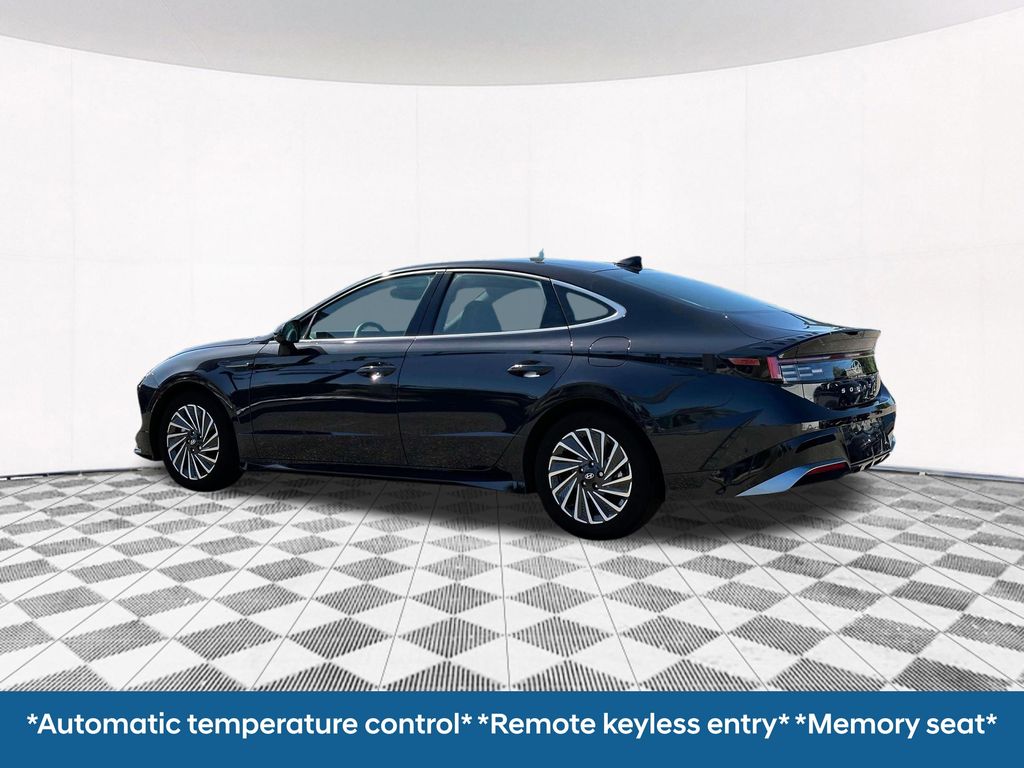 2025 Hyundai Sonata Hybrid Limited photo 4