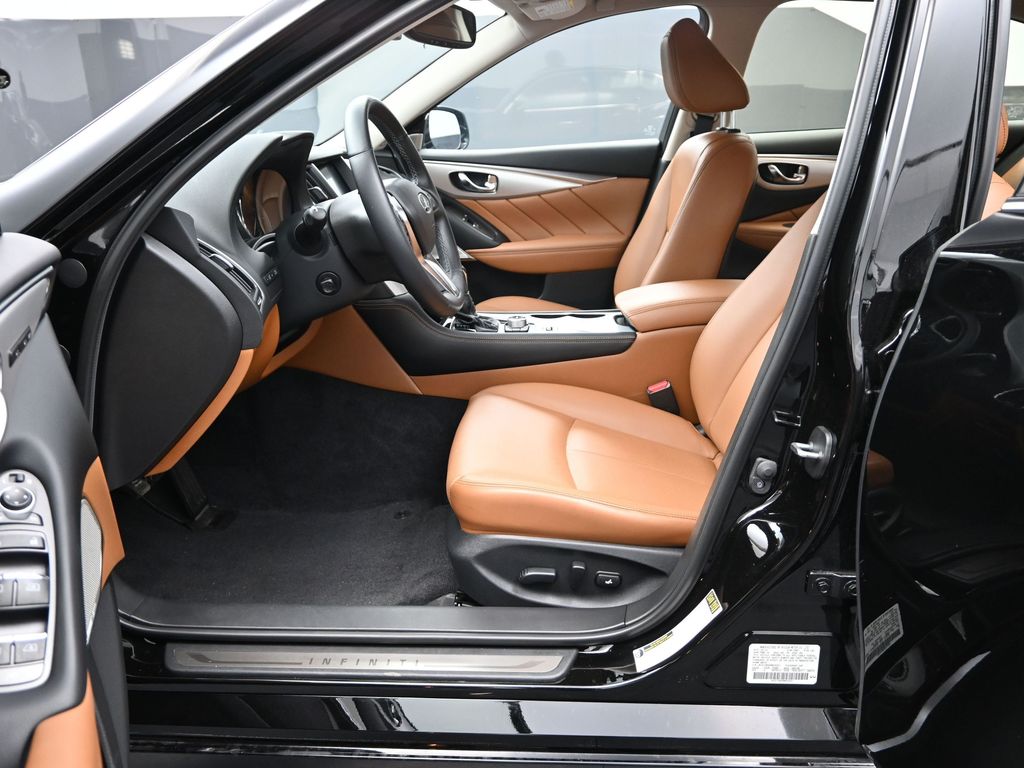 2024 Infiniti Q50 LUXE photo 12
