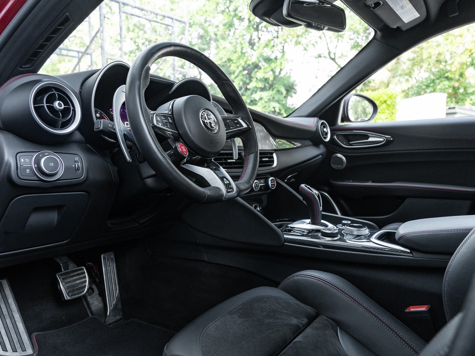 2020 Alfa Romeo Giulia Quadrifoglio photo 6