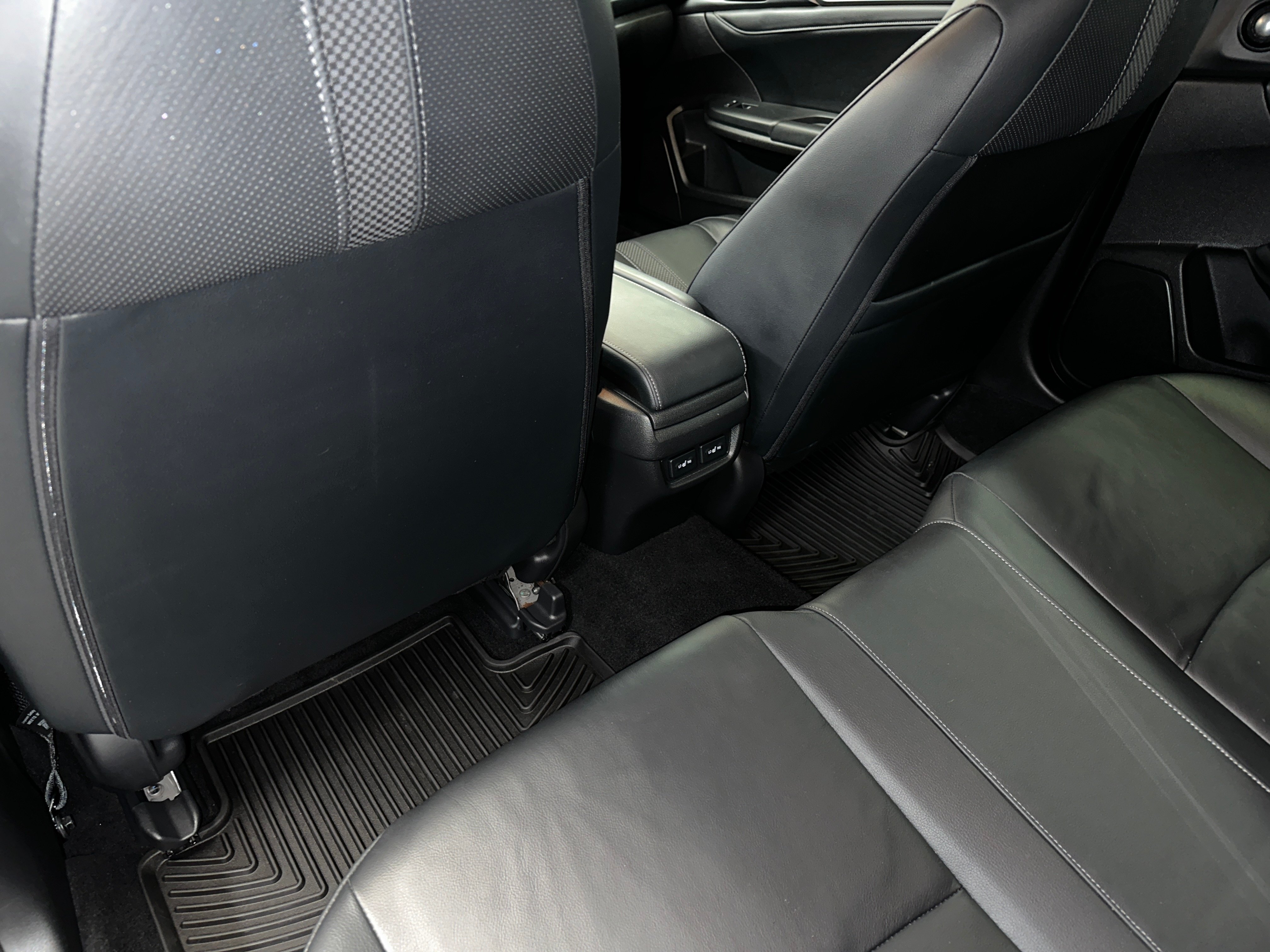 2021 Honda Civic Hatchback Sport Touring photo 2