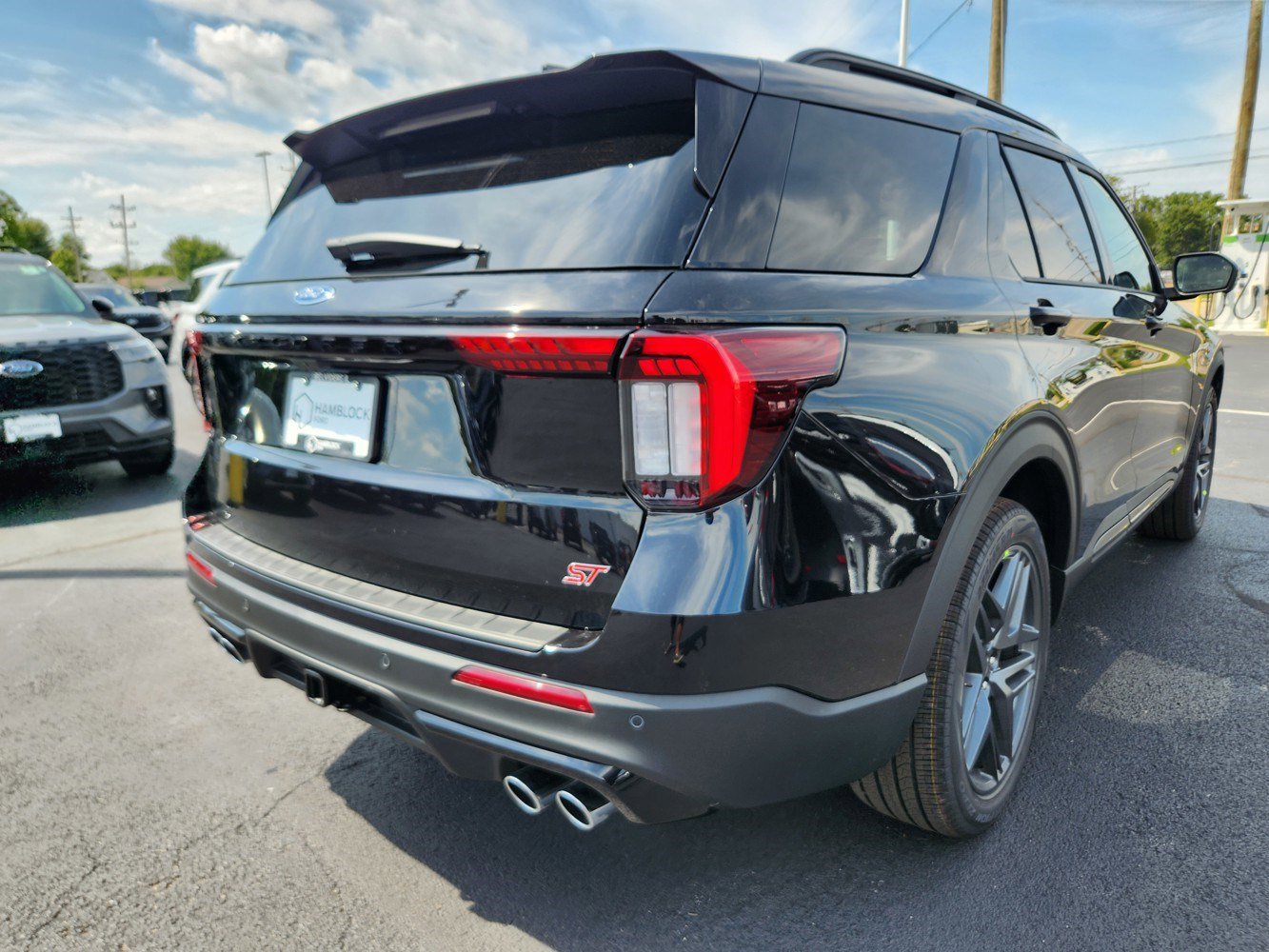 2025 Ford Explorer ST photo 29