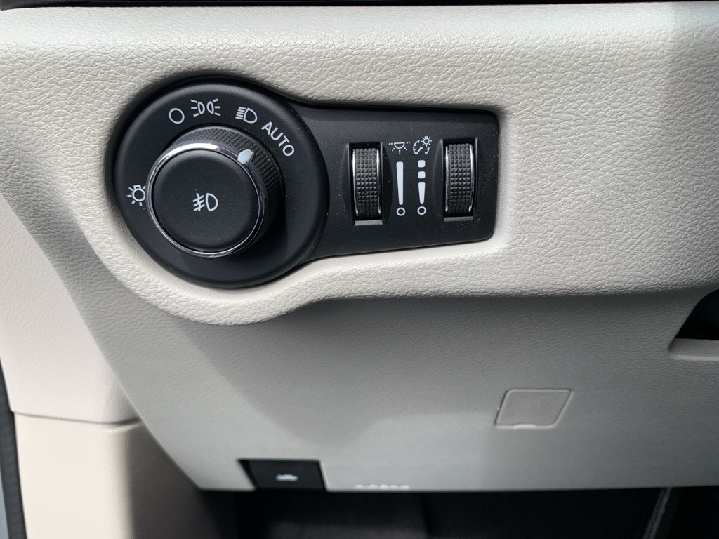 2018 Chrysler Pacifica Touring Plus photo 13